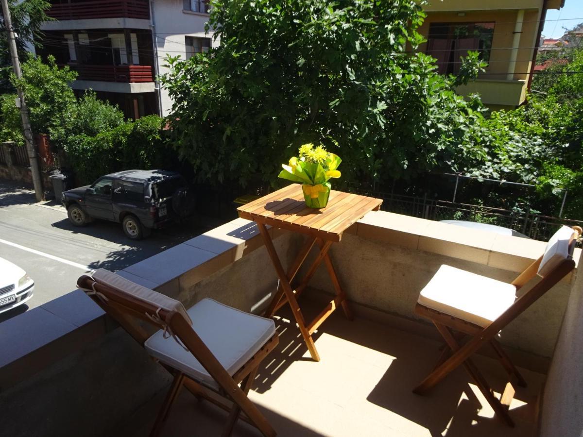 Hris Hotel Chernomorets Exterior photo